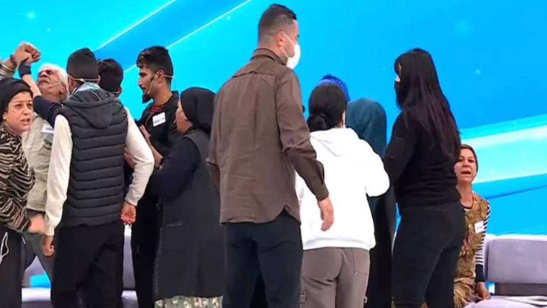 Müge Anlı'da olay var! Kimliksiz yaşayan Haymatlos ailesi birbirine girdi: Stüdyoda korku dolu anlar: Sebebi ise... 4